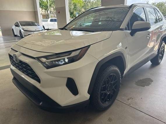 TOYOTA RAV4 2022 2T3W1RFVXNW209179 image