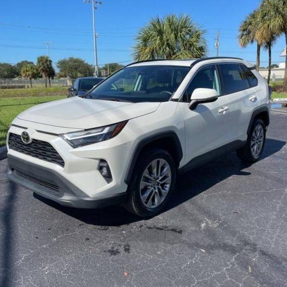 TOYOTA RAV4 2022 2T3C1RFVXNW208343 image