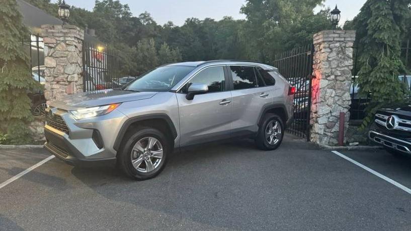 TOYOTA RAV4 2022 2T3P1RFV4NC274129 image