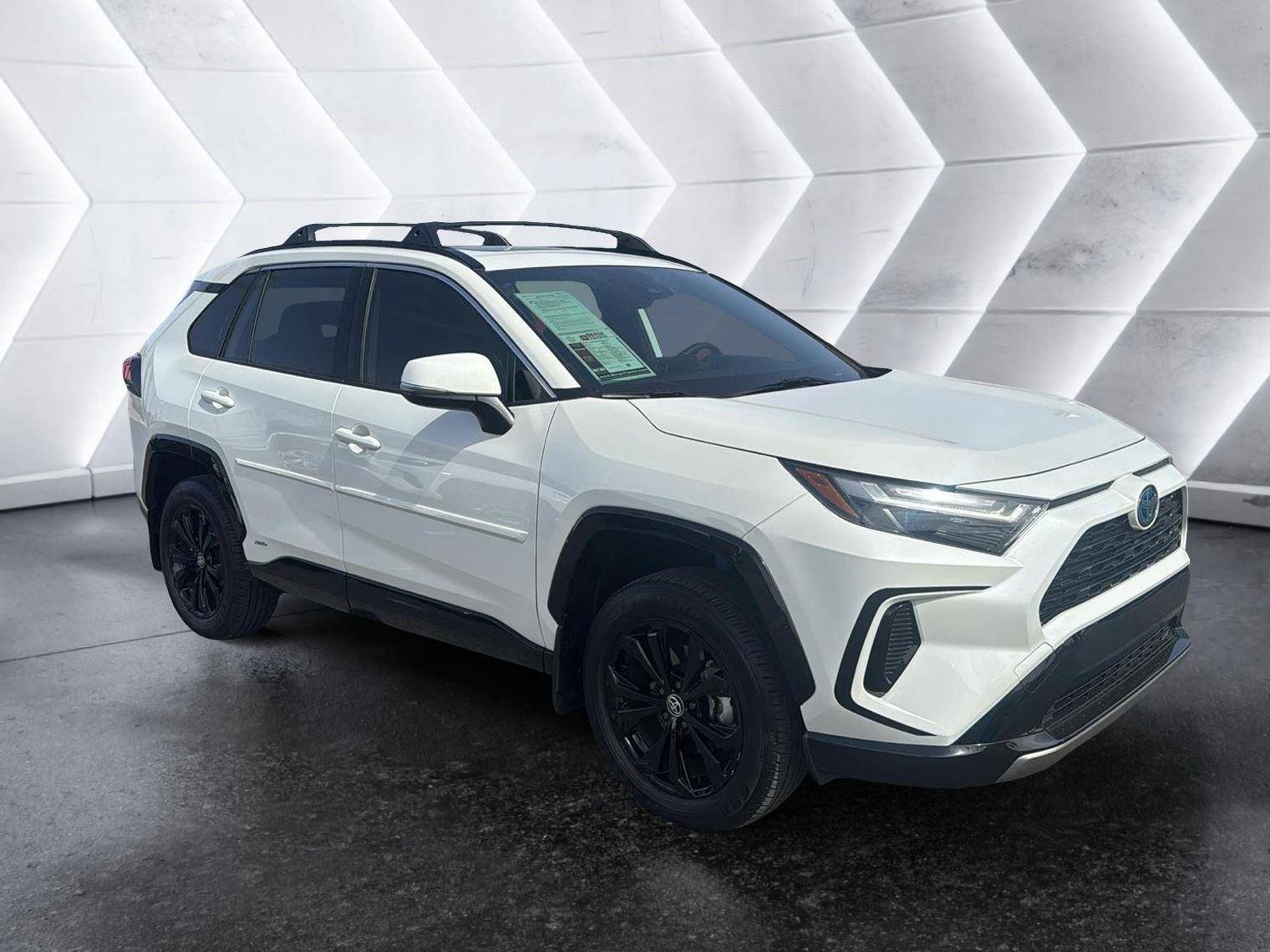 TOYOTA RAV4 2022 JTM16RFVXND075489 image