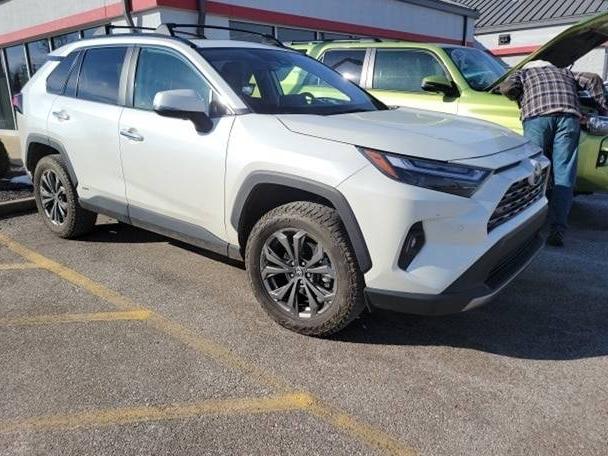 TOYOTA RAV4 2022 4T3D6RFV9NU071367 image