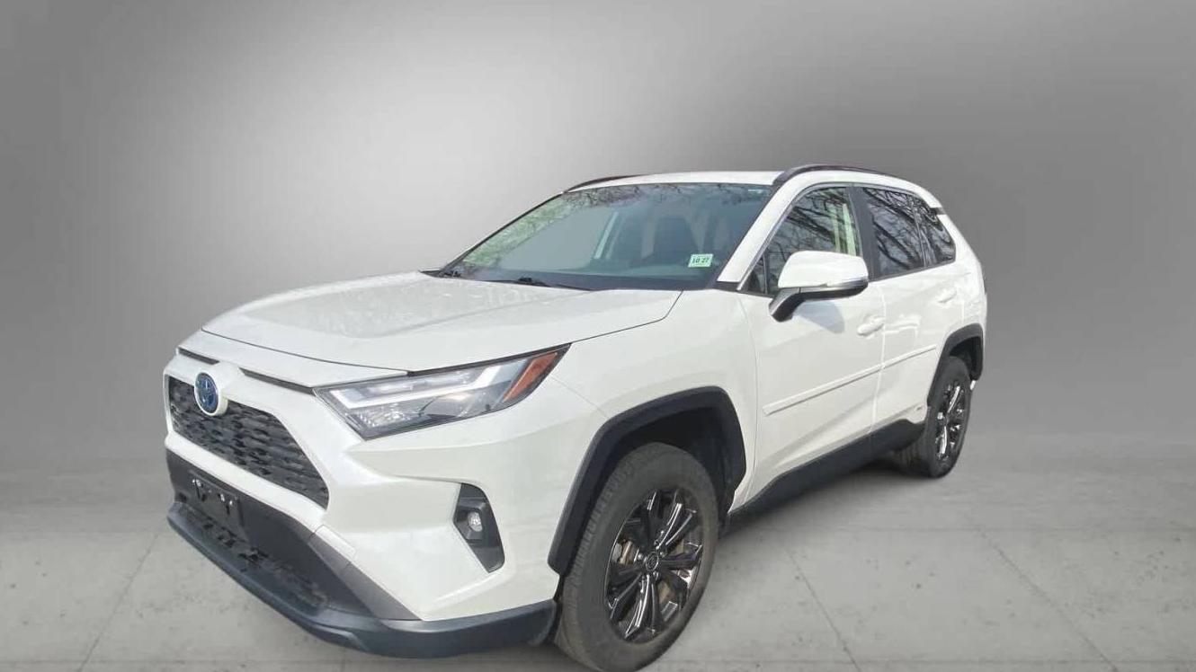 TOYOTA RAV4 2022 JTMB6RFV7ND072375 image