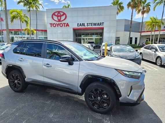 TOYOTA RAV4 2022 2T3E6RFV8NW037585 image
