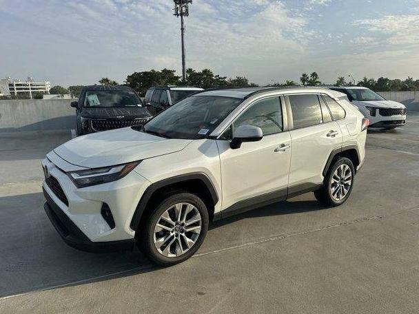 TOYOTA RAV4 2022 2T3C1RFV6NW204211 image