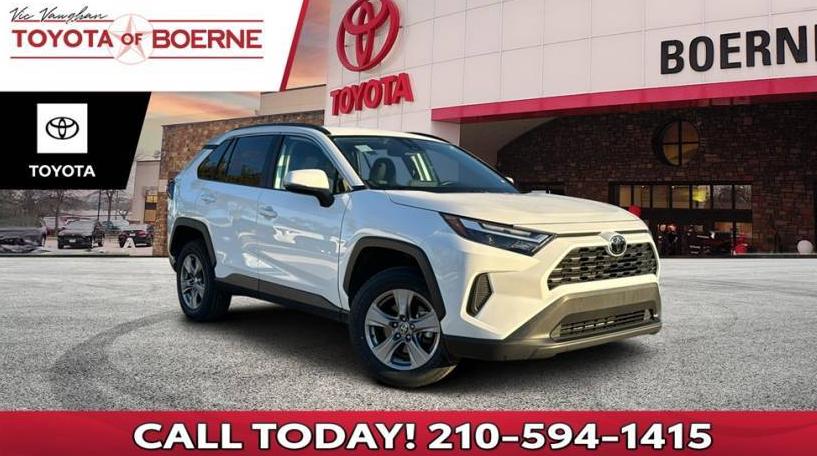 TOYOTA RAV4 2022 2T3W1RFV8NW210170 image
