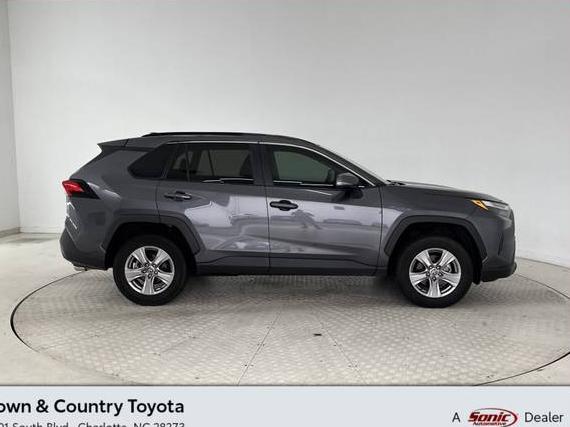 TOYOTA RAV4 2022 2T3W1RFV0NC208611 image