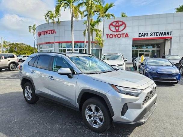 TOYOTA RAV4 2022 2T3W1RFV6NW186886 image