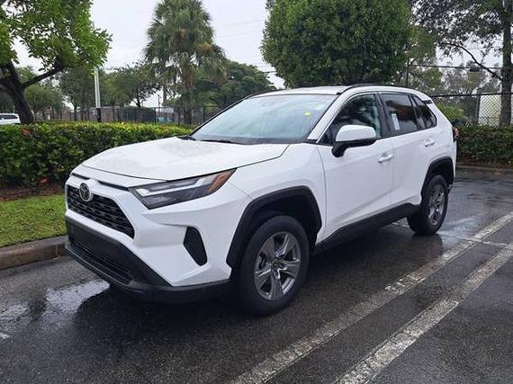 TOYOTA RAV4 2022 2T3W1RFV7NC174909 image