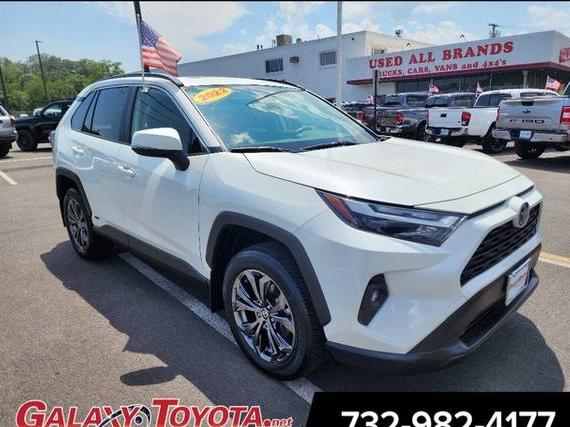 TOYOTA RAV4 2022 JTMB6RFV4ND066758 image