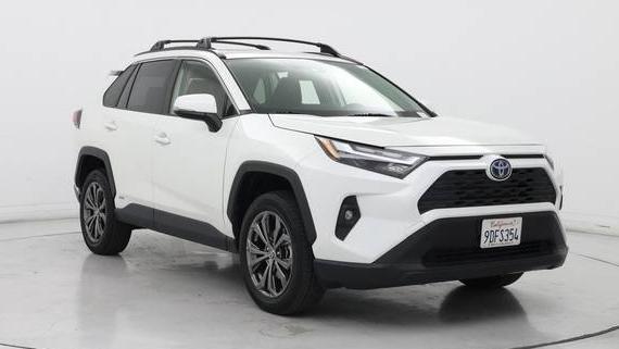 TOYOTA RAV4 2022 JTMB6RFV7ND533431 image