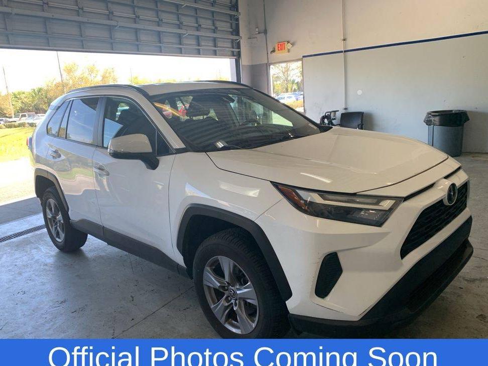 TOYOTA RAV4 2022 2T3W1RFV4NC179985 image