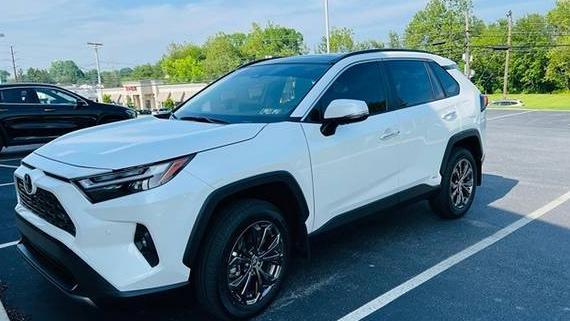 TOYOTA RAV4 2025 JTMD6RFV1SJ067646 image