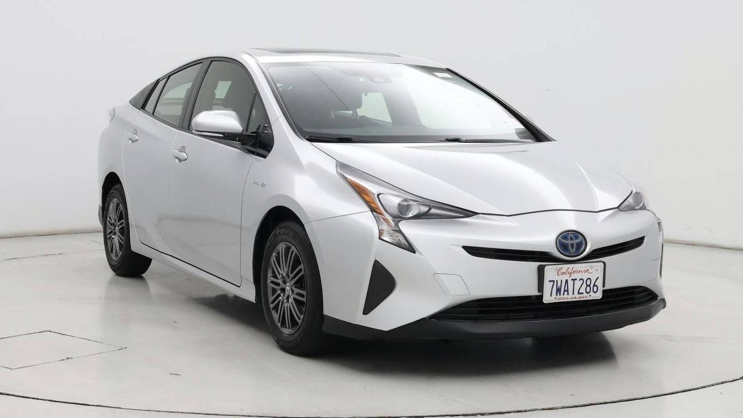 TOYOTA PRIUS 2016 JTDKARFU6G3519955 image