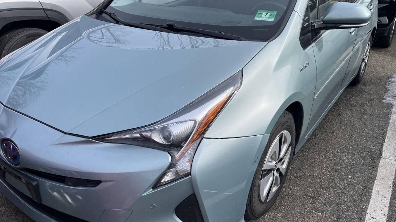 TOYOTA PRIUS 2016 JTDKARFU1G3024157 image