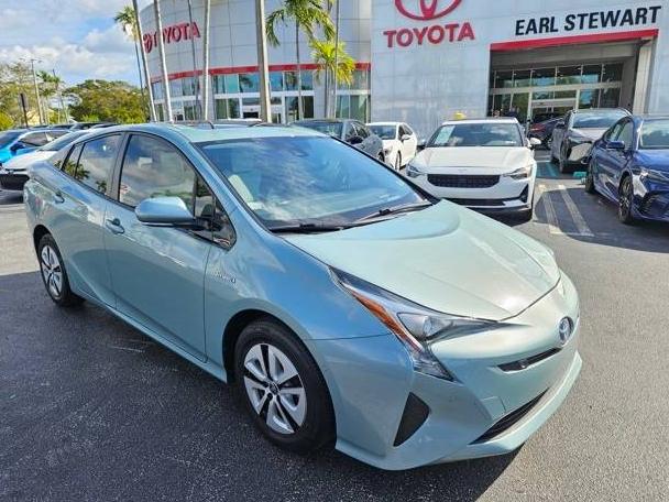 TOYOTA PRIUS 2018 JTDKARFU6J3065181 image