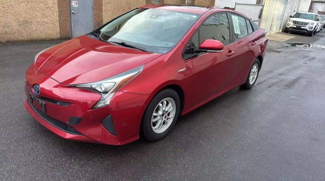 TOYOTA PRIUS 2017 JTDKARFU8H3540324 image