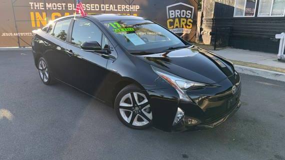 TOYOTA PRIUS 2017 JTDKARFU1H3530377 image