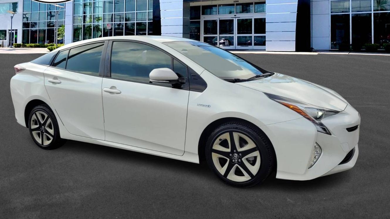 TOYOTA PRIUS 2017 JTDKARFU1H3030512 image