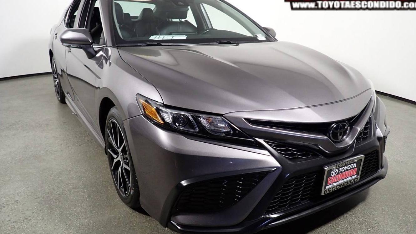 TOYOTA CAMRY 2023 4T1G11AK1PU736199 image