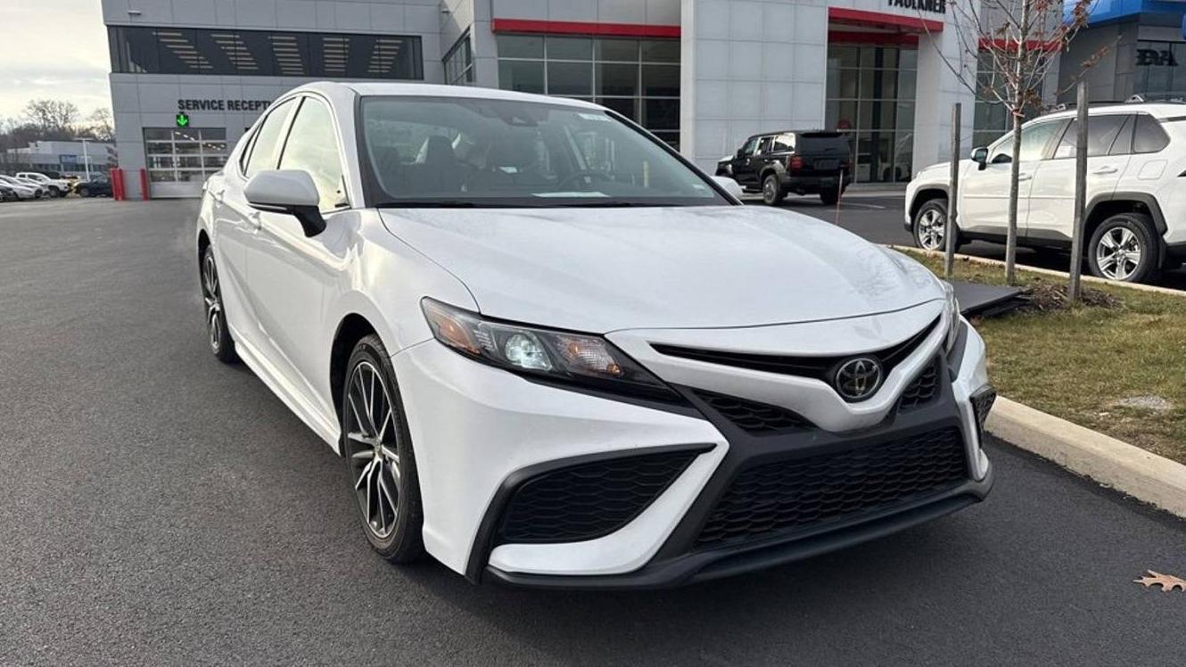 TOYOTA CAMRY 2023 4T1G11AK8PU752349 image