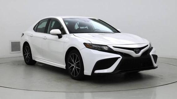 TOYOTA CAMRY 2023 4T1G11AK8PU829673 image