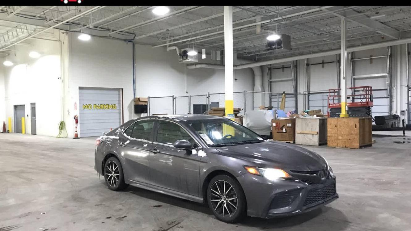 TOYOTA CAMRY 2023 4T1G11AK8PU738760 image