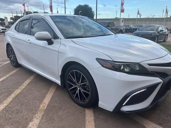 TOYOTA CAMRY 2023 4T1G11AKXPU831215 image
