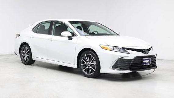 TOYOTA CAMRY 2023 4T1F11BK1PU087532 image