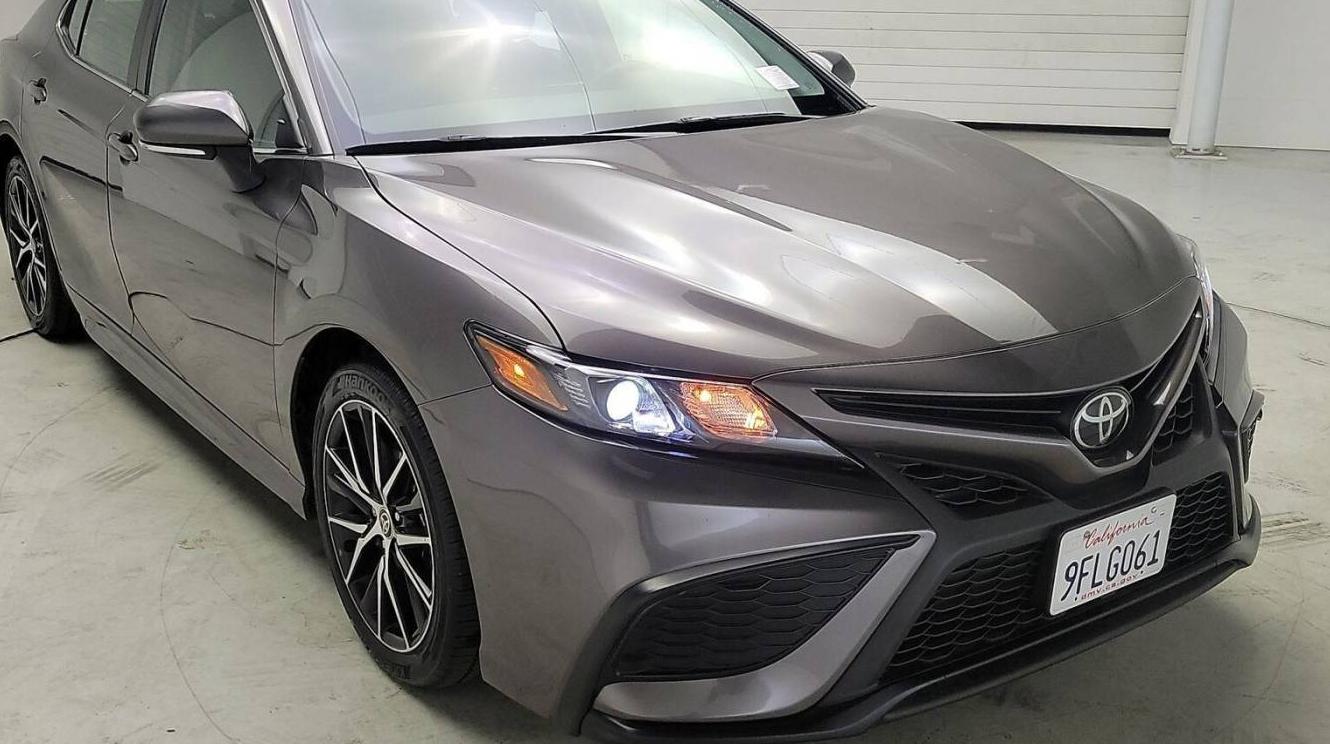 TOYOTA CAMRY 2023 4T1G11AKXPU783358 image