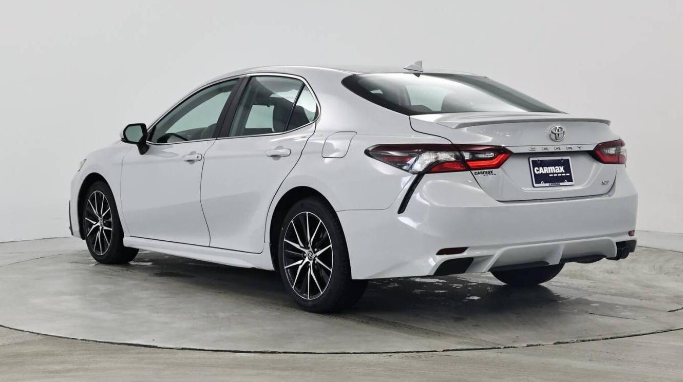 TOYOTA CAMRY 2023 4T1G11AK4PU128189 image