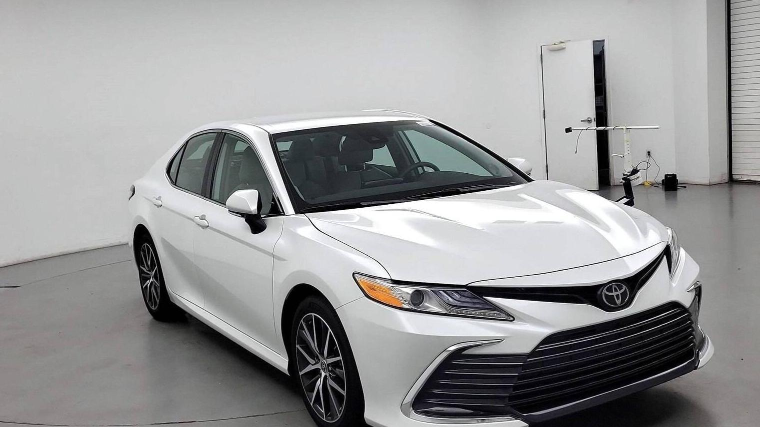 TOYOTA CAMRY 2023 4T1F11AK9PU147137 image