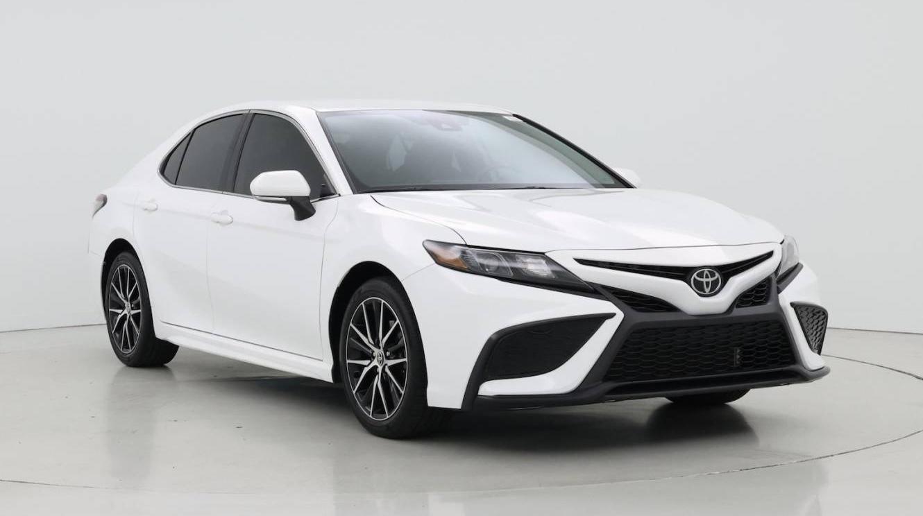 TOYOTA CAMRY 2023 4T1G11AK6PU731810 image