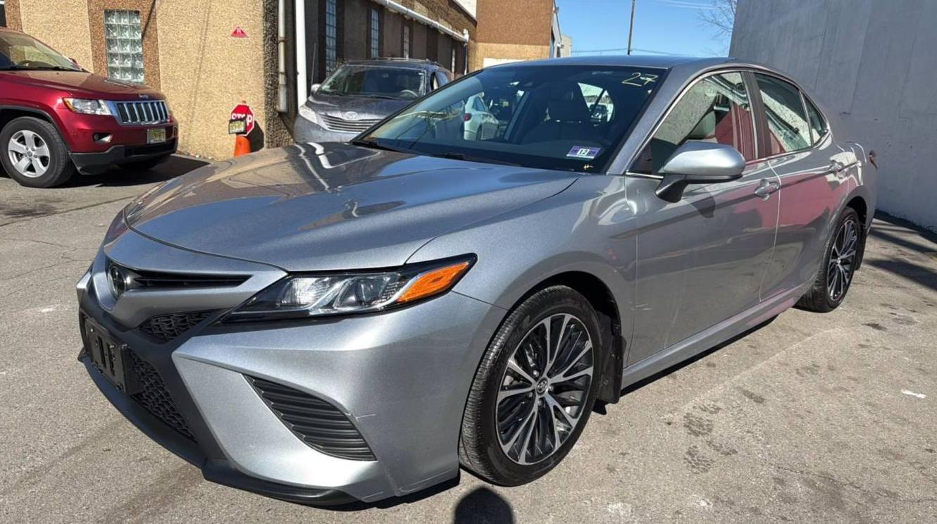 TOYOTA CAMRY 2019 4T1B11HK3KU749027 image