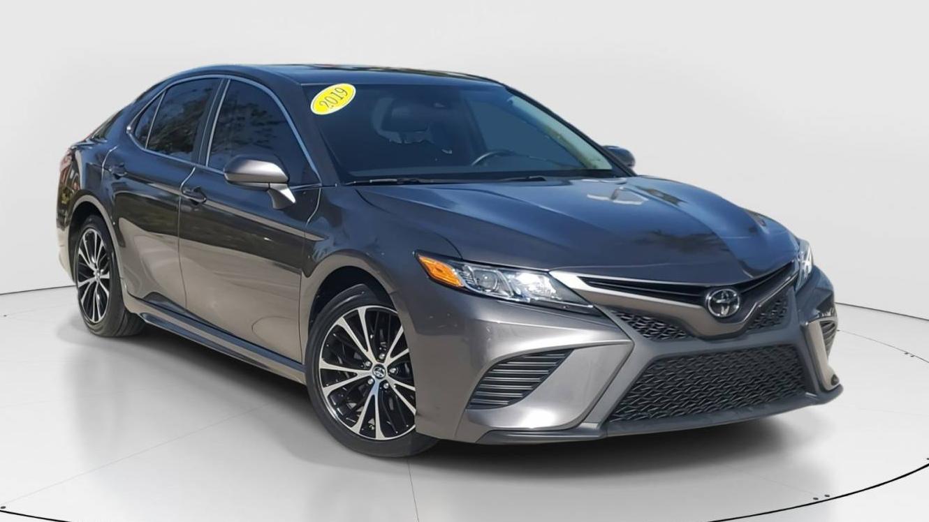 TOYOTA CAMRY 2019 4T1B11HK7KU277026 image