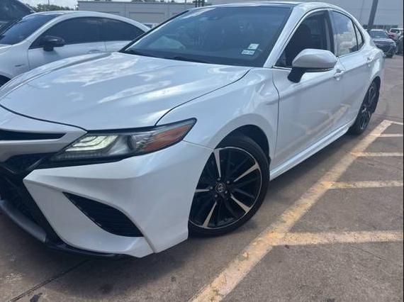 TOYOTA CAMRY 2019 4T1B61HK0KU762304 image