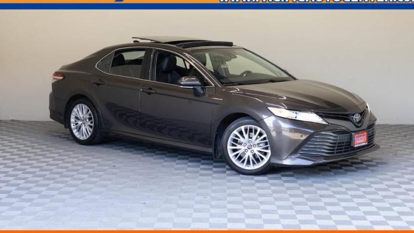 TOYOTA CAMRY 2019 4T1B11HK4KU725478 image