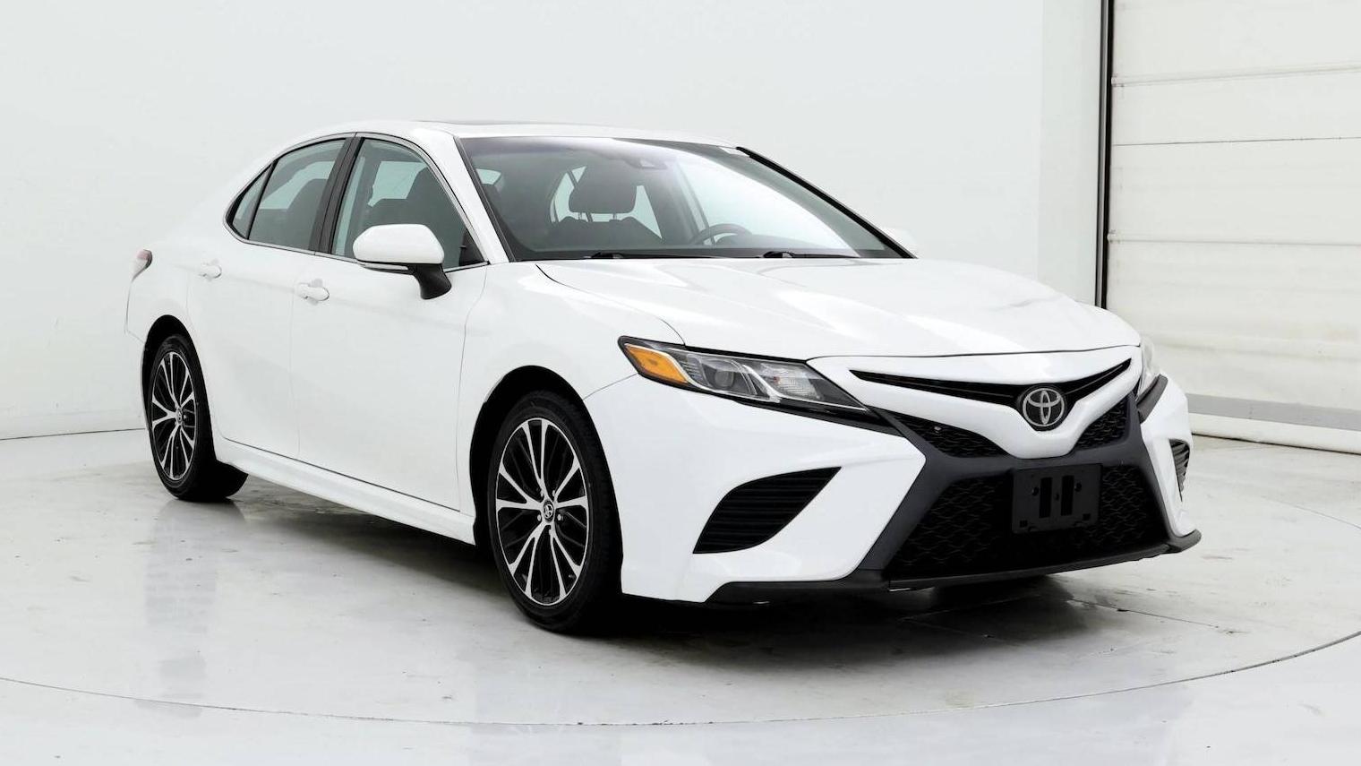 TOYOTA CAMRY 2019 4T1B11HK5KU207685 image