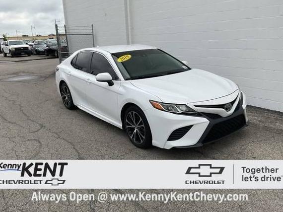 TOYOTA CAMRY 2019 4T1B11HK1KU746062 image