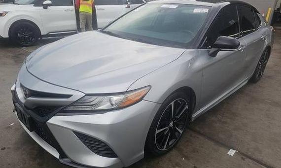TOYOTA CAMRY 2019 4T1B61HK4KU273162 image