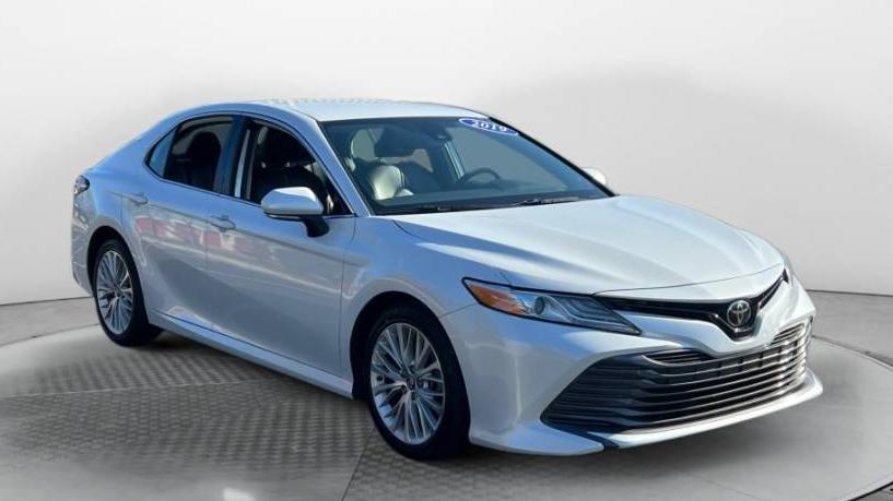 TOYOTA CAMRY 2019 4T1B11HK4KU731040 image