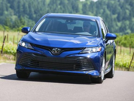 TOYOTA CAMRY 2019 4T1B11HK3KU812286 image