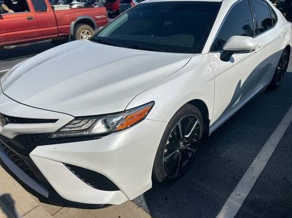 TOYOTA CAMRY 2019 4T1B61HK3KU293094 image