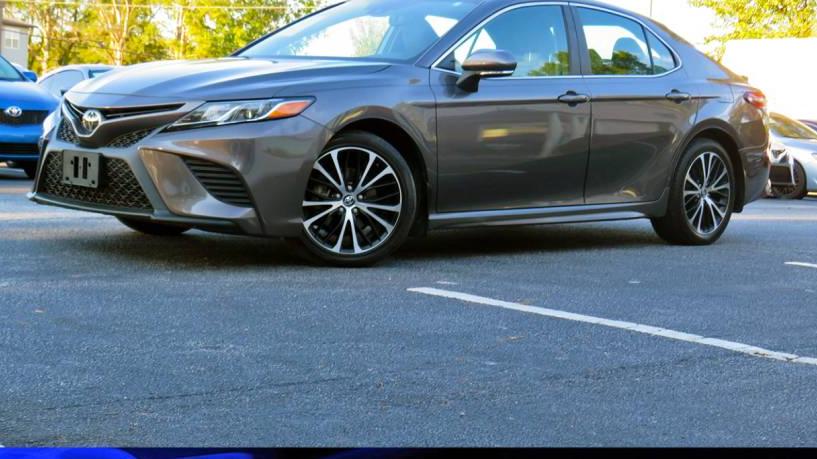 TOYOTA CAMRY 2019 4T1B11HK4KU812247 image