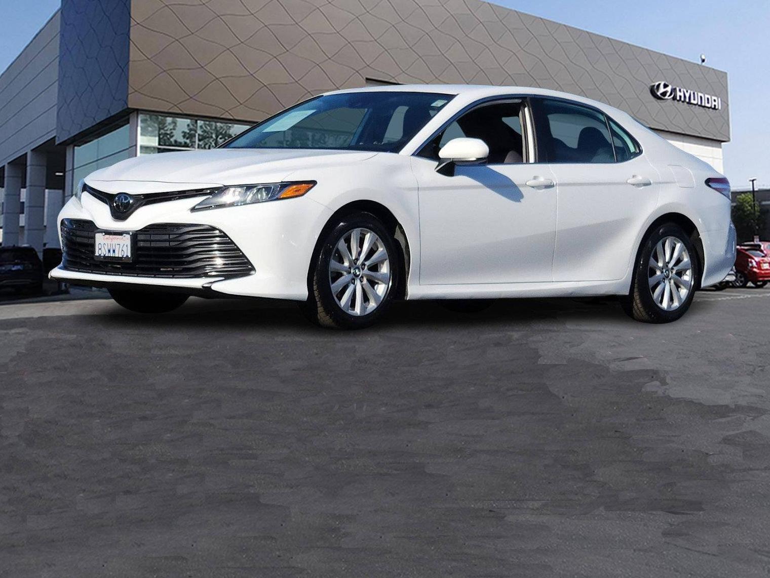 TOYOTA CAMRY 2019 4T1B11HKXKU727557 image