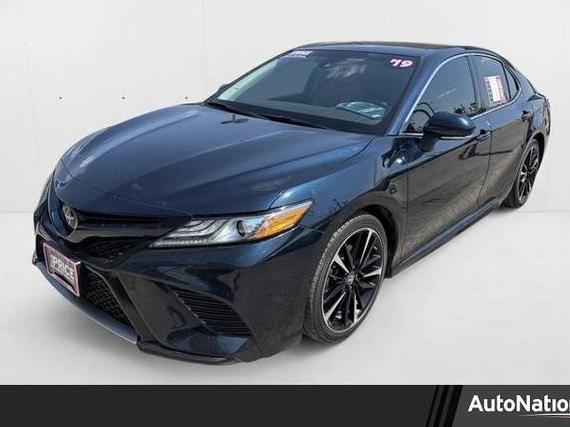 TOYOTA CAMRY 2019 4T1B61HKXKU740990 image