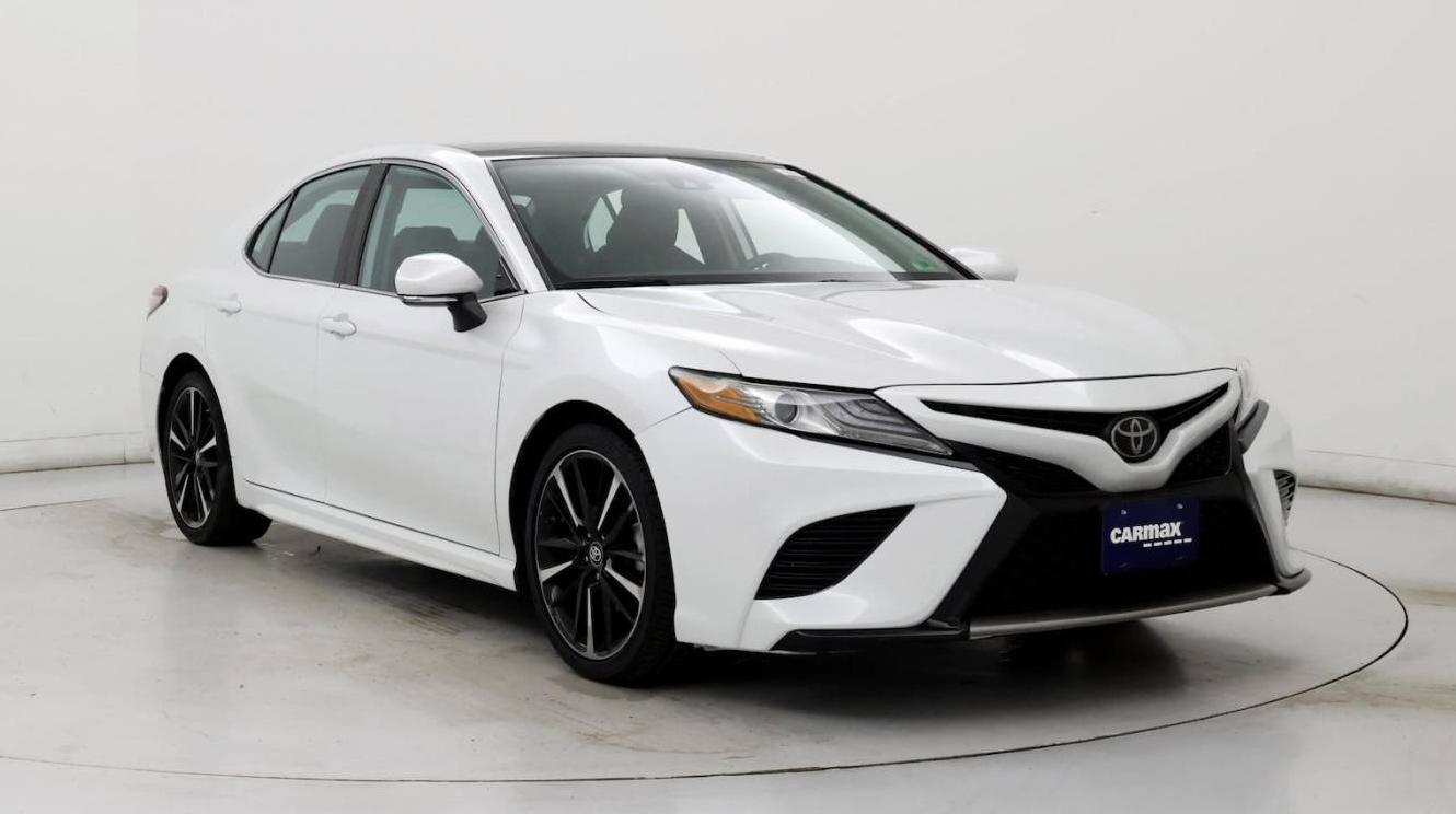 TOYOTA CAMRY 2019 4T1B61HK4KU842172 image