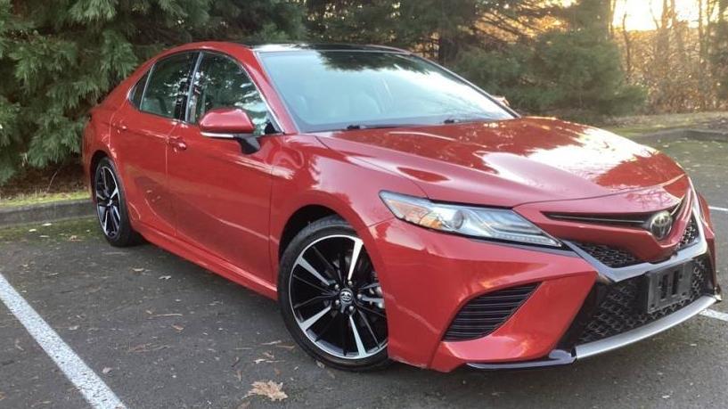 TOYOTA CAMRY 2019 4T1B61HK0KU260408 image