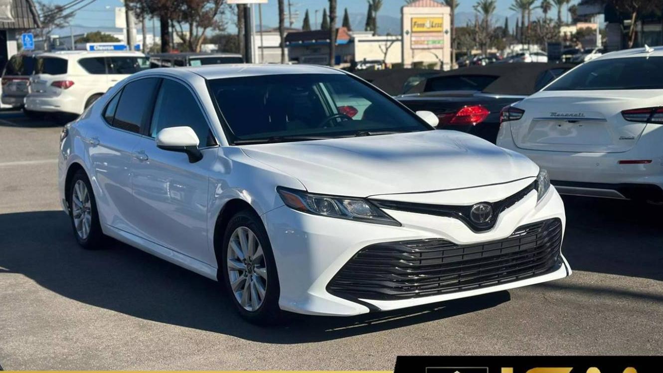 TOYOTA CAMRY 2019 4T1B11HK2KU807578 image