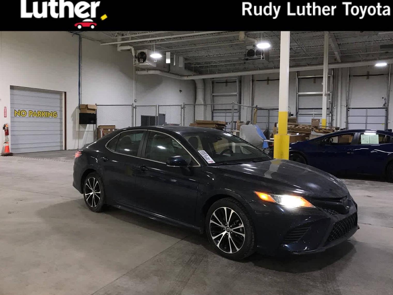 TOYOTA CAMRY 2019 4T1B11HK4KU802690 image