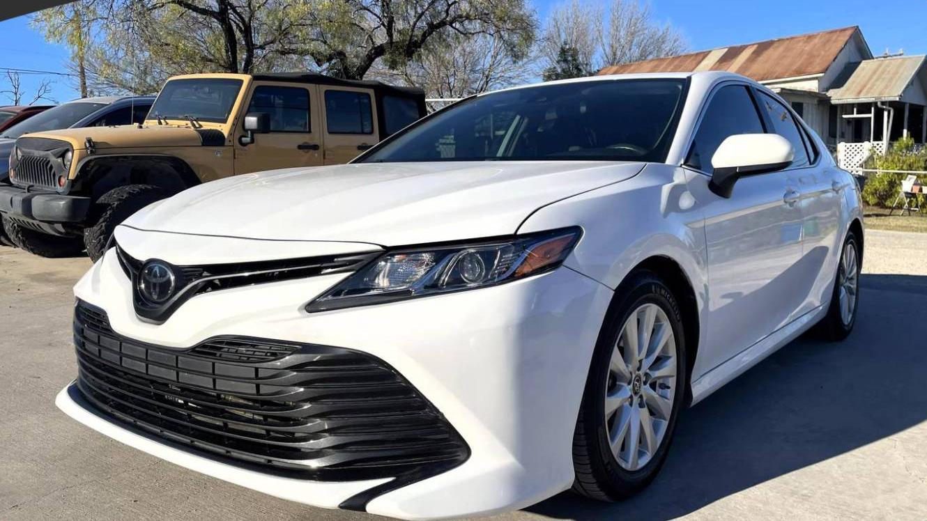 TOYOTA CAMRY 2019 4T1B11HK8KU695756 image